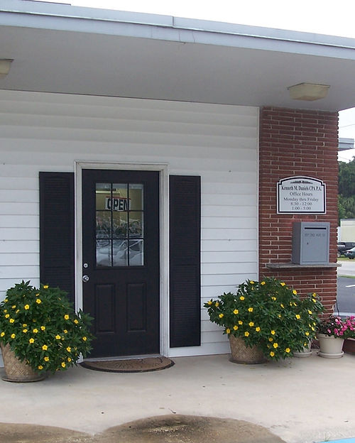 Entrance to the Kenneth M. Daniels CPA office in Jasper, Florida